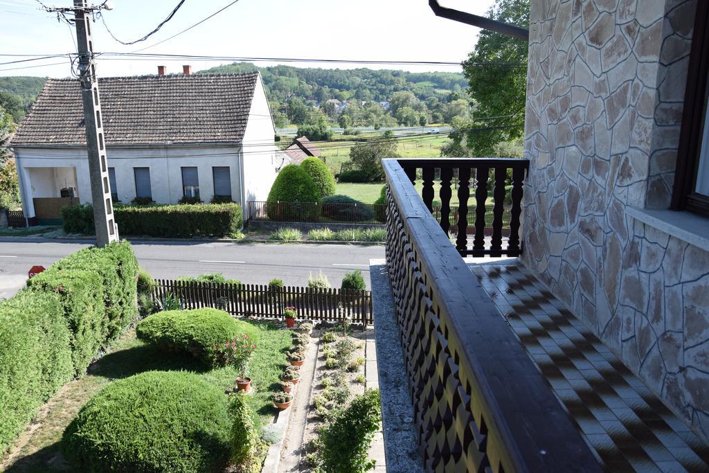 Hotel Pesti Vendégház Zalalövő Habitación foto